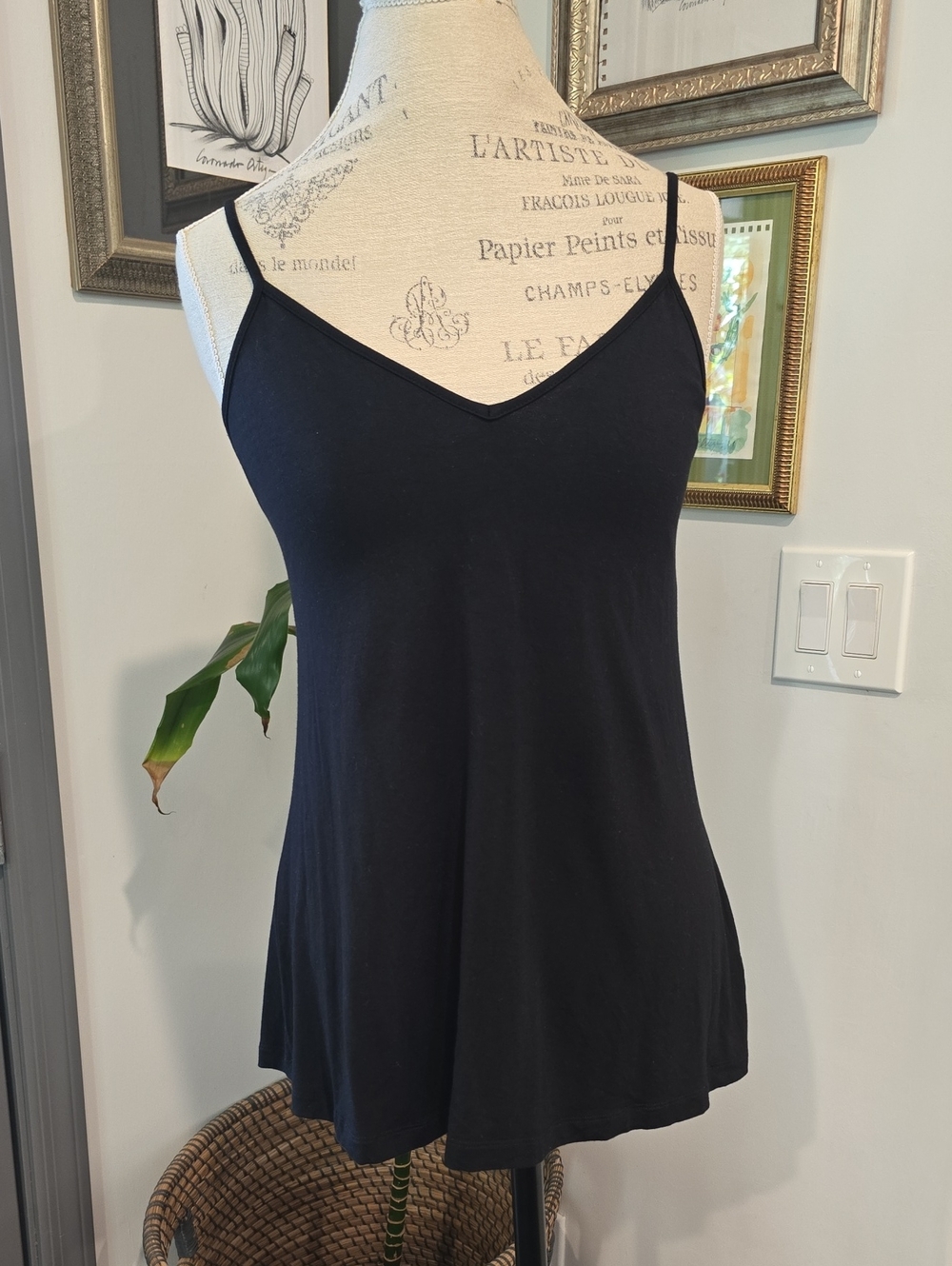 Tart Black V-Neck Spaghetti Strap Camisole